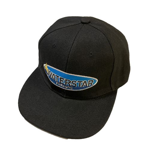 747191909926 - Sort cap med flad skygge og Waterstar logo broderet.